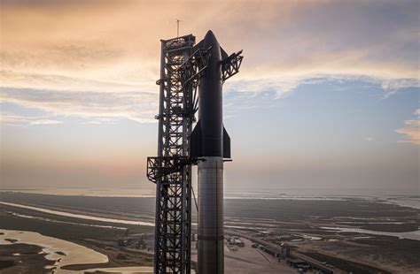 Elon Musk establece bajas expectativas antes del primer lanzamiento de SpaceX del Starship, el cohete más poderoso jamás construido